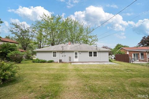 Tiny photo for 1908 VERSAILLES Drive, Kokomo, IN 46902 (MLS # 202619013)