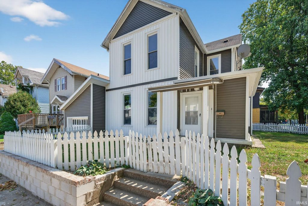 Photo for 1303 High Street, Logansport, IN 46947 (MLS # 202537090)