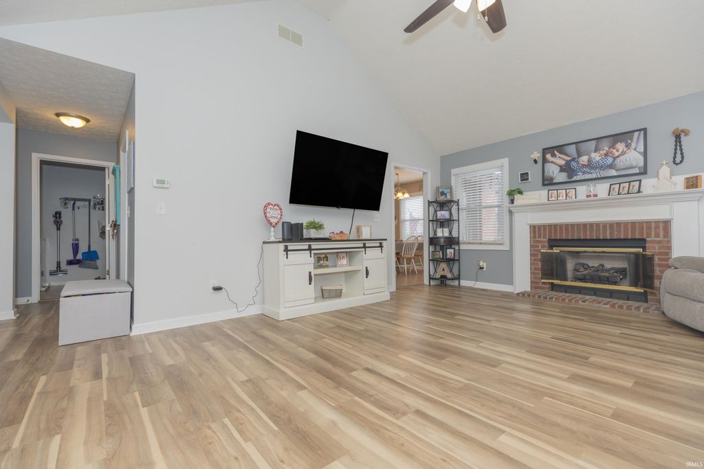 Photo of 4422 Summercreek Lane, Newburgh, IN 47630 (MLS # 202602977)