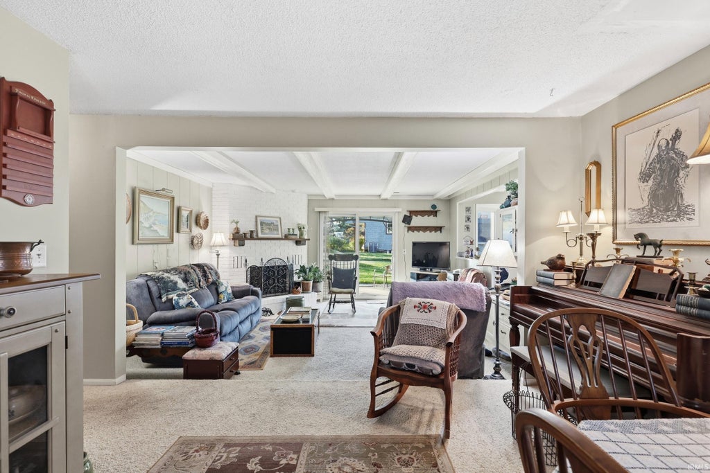 Photo of 11148 Shoreline Drive, Leo, IN 46765 (MLS # 202641687)