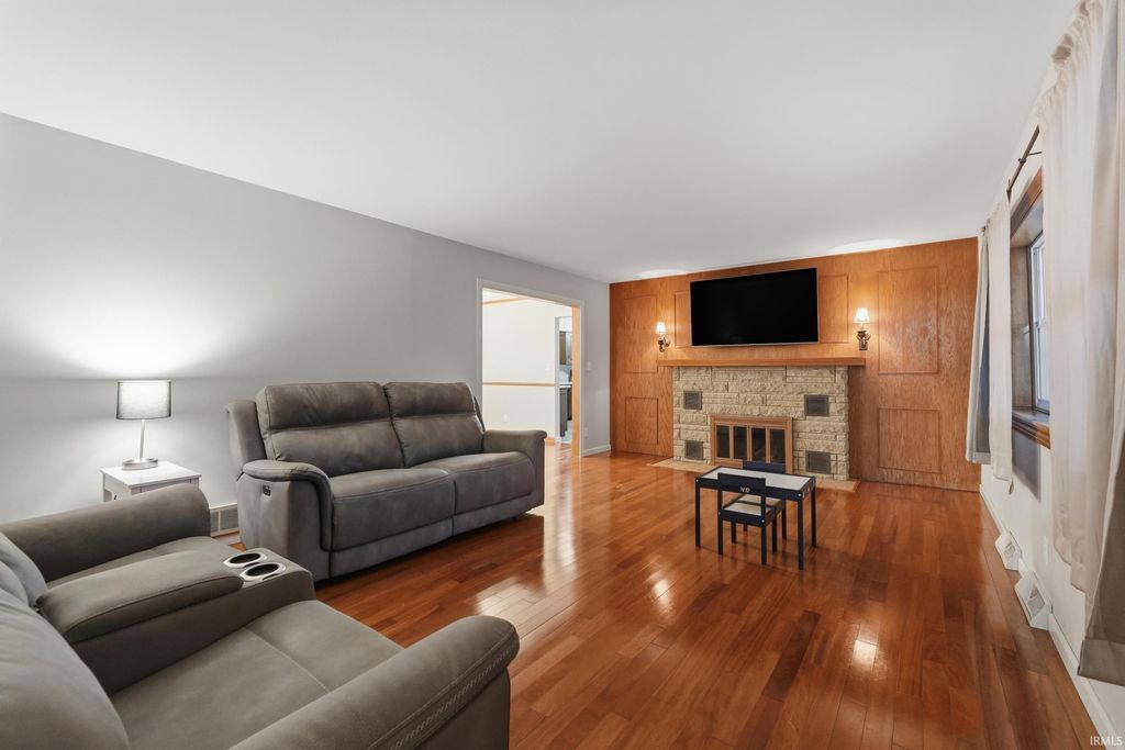 Photo of 7011 Blake Drive, Fort Wayne, IN 46804 (MLS # 202608224)