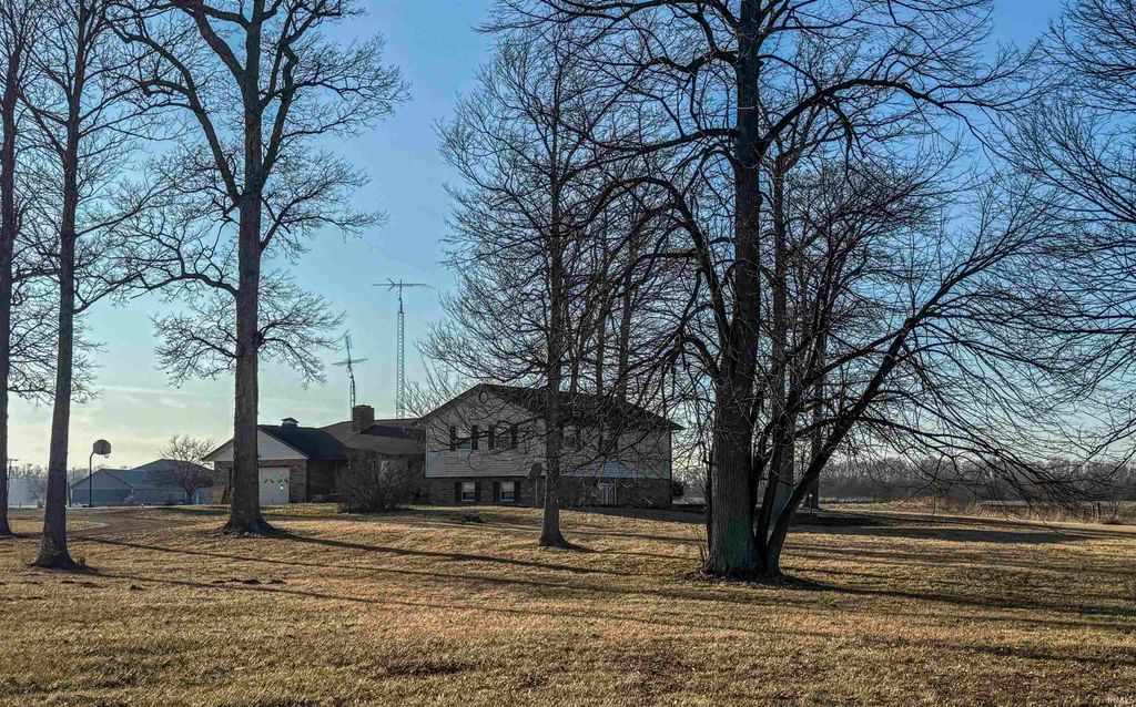 Photo of 19401 N Walnut Street, Muncie, IN 47303 (MLS # 202612590)