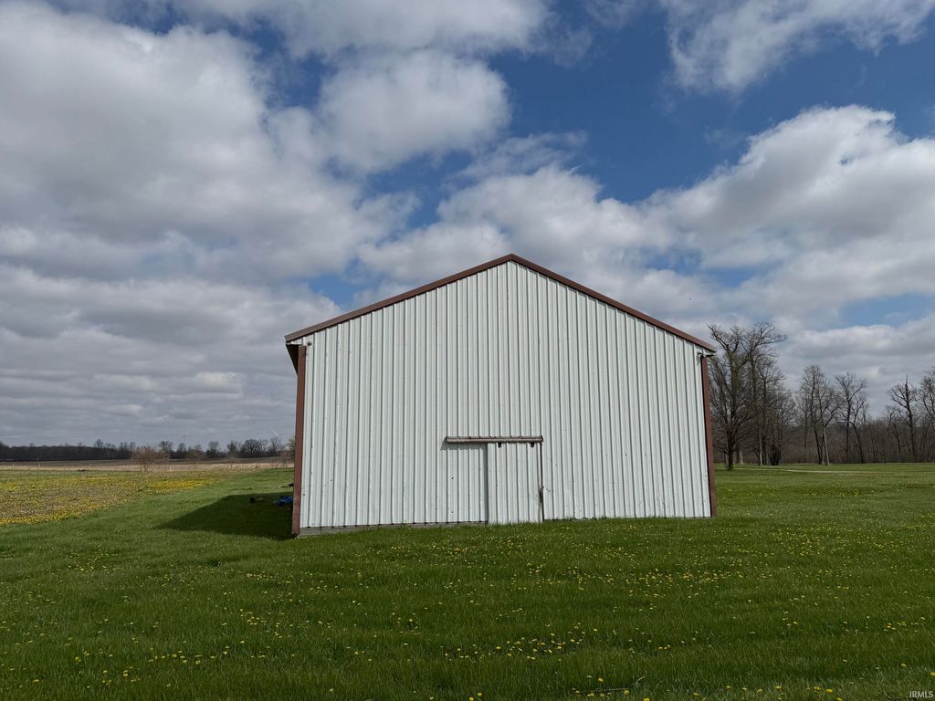 Photo of 19401 N Walnut Street, Muncie, IN 47303 (MLS # 202612590)