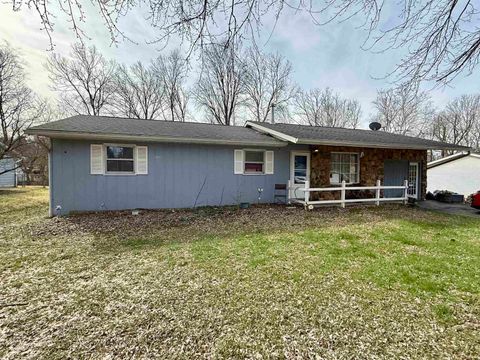 Photo of 4270 N Ridgewood Drive, Bloomington, IN 47404 (MLS # 202614314)