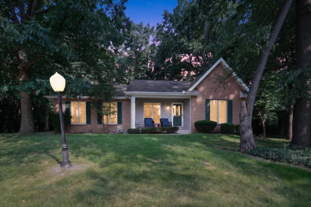 Photo of 51267 Pembridge Court, Granger, IN 46530 (MLS # 202635367)
