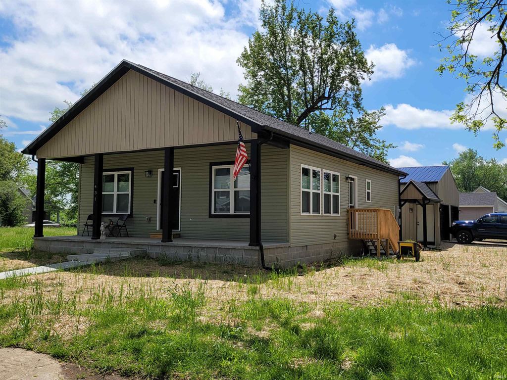 Photo of 431 E Washington Street, Oakland City, IN 47660 (MLS # 202616317)