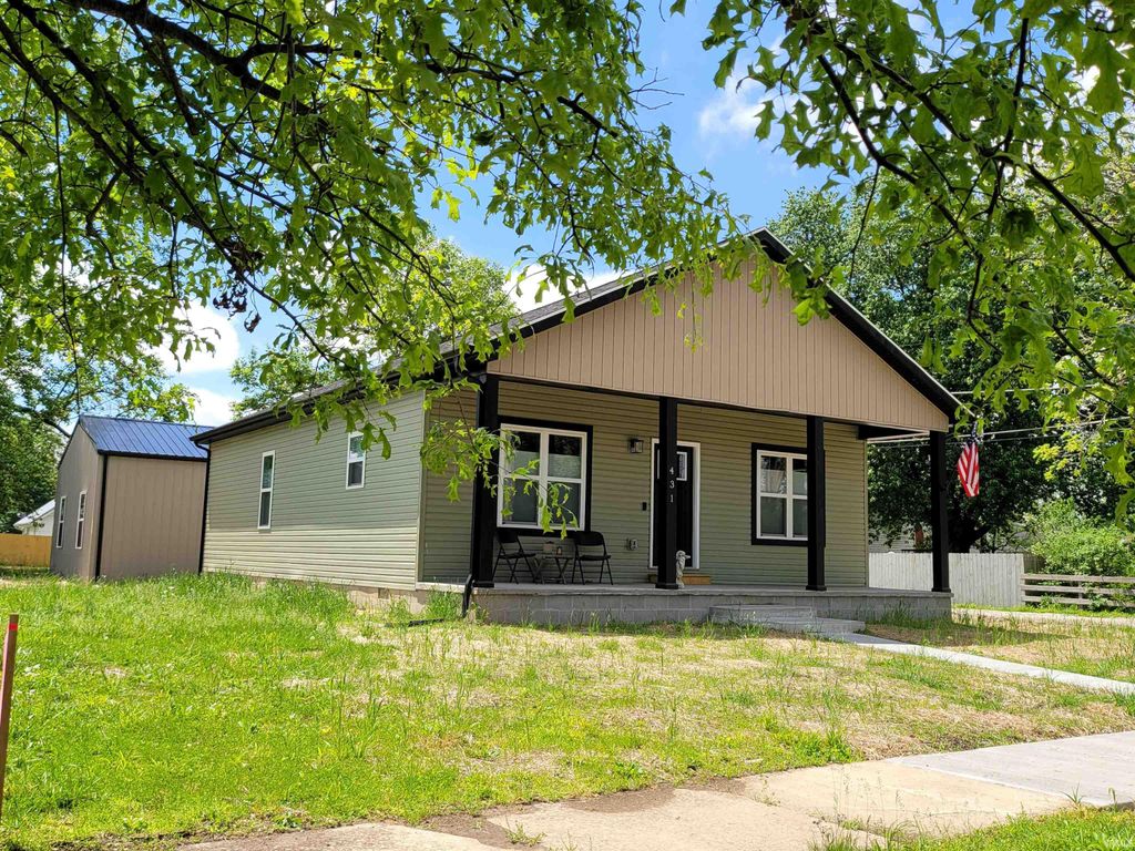 Photo of 431 E Washington Street, Oakland City, IN 47660 (MLS # 202616317)