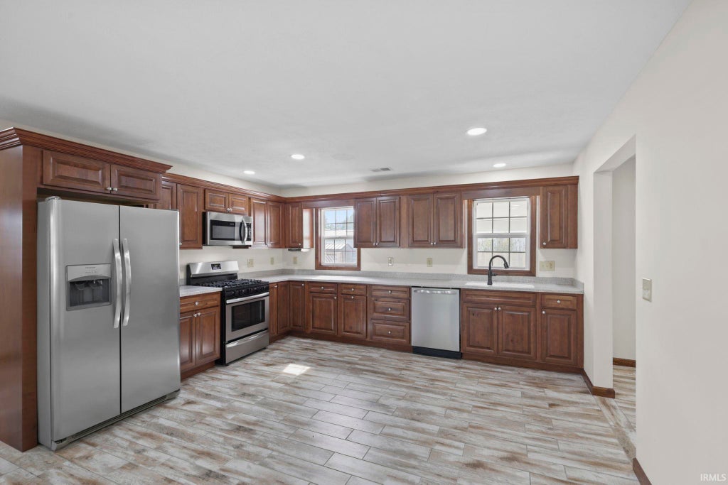 Photo of 6227 W Taylor Road, Muncie, IN 47304 (MLS # 202640873)