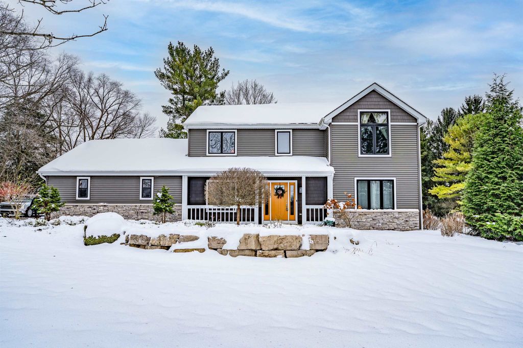 Photo of 14025 Aboite Center Road, Fort Wayne, IN 46814 (MLS # 202547965)