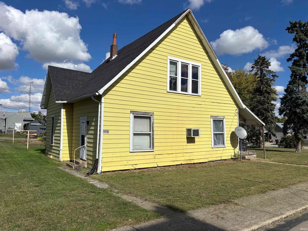 Photo of 113 E Main Street, Saratoga, IN 47382 (MLS # 202614351)