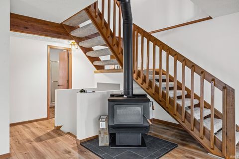 Tiny photo for 100 Rosa Lane, Lafayette, IN 47905 (MLS # 202546731)