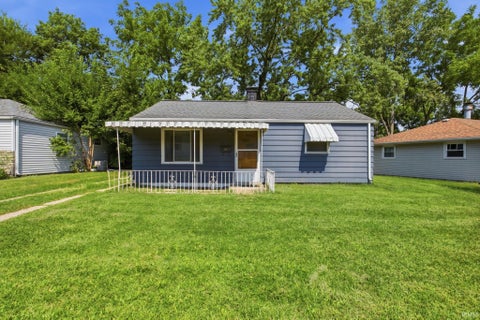 Photo of 919 Dover Drive, South Bend, IN 46614 (MLS # 202636238)