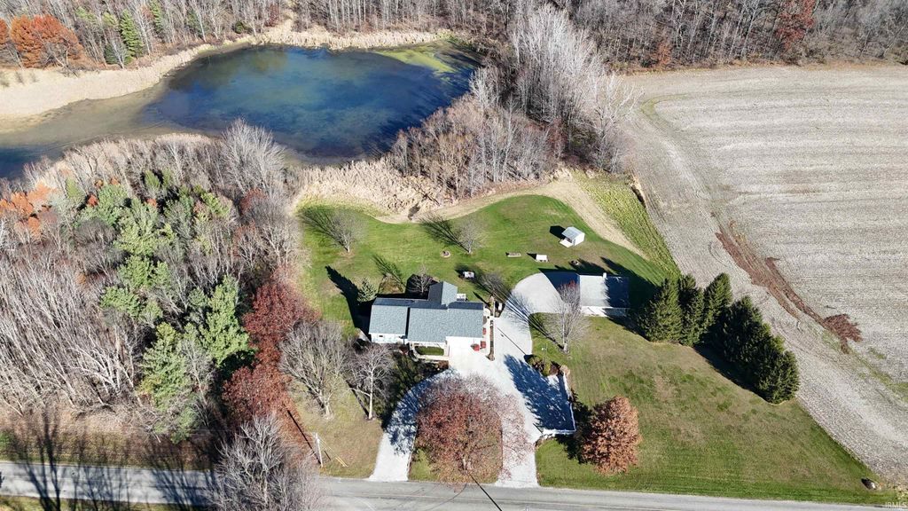 Photo of 8506 E Ryerson Road, Pierceton, IN 46562 (MLS # 202613450)