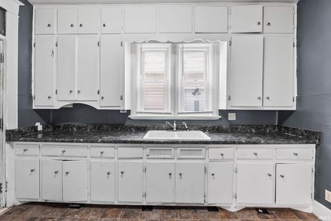 Tiny photo for 629 5Th Street, Fort Wayne, IN 46808 (MLS # 202615797)