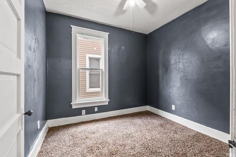 Tiny photo for 629 5Th Street, Fort Wayne, IN 46808 (MLS # 202615797)
