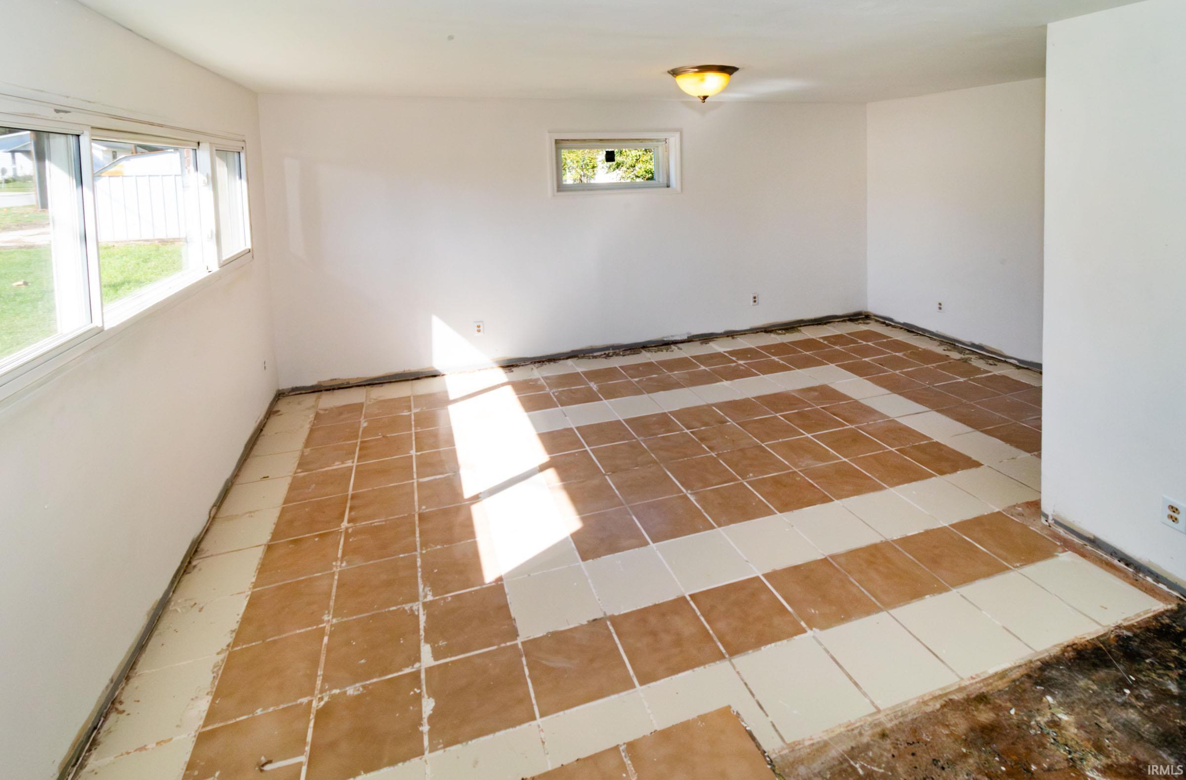 Fort Branch, Indiana 47648, United States, 2 Bedrooms Bedrooms, ,1 BathroomBathrooms,Residential,Pending,222590