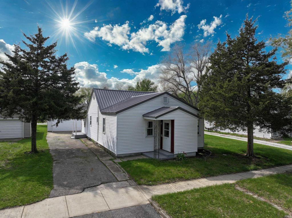 Photo of 911 N Hathaway Street, Winamac, IN 46996 (MLS # 202613940)