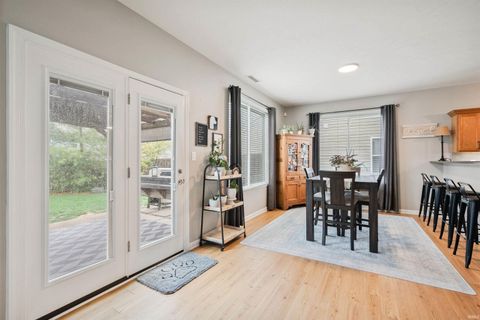 Tiny photo for 18950 Big Circle Drive, Noblesville, IN 46062 (MLS # 202612276)