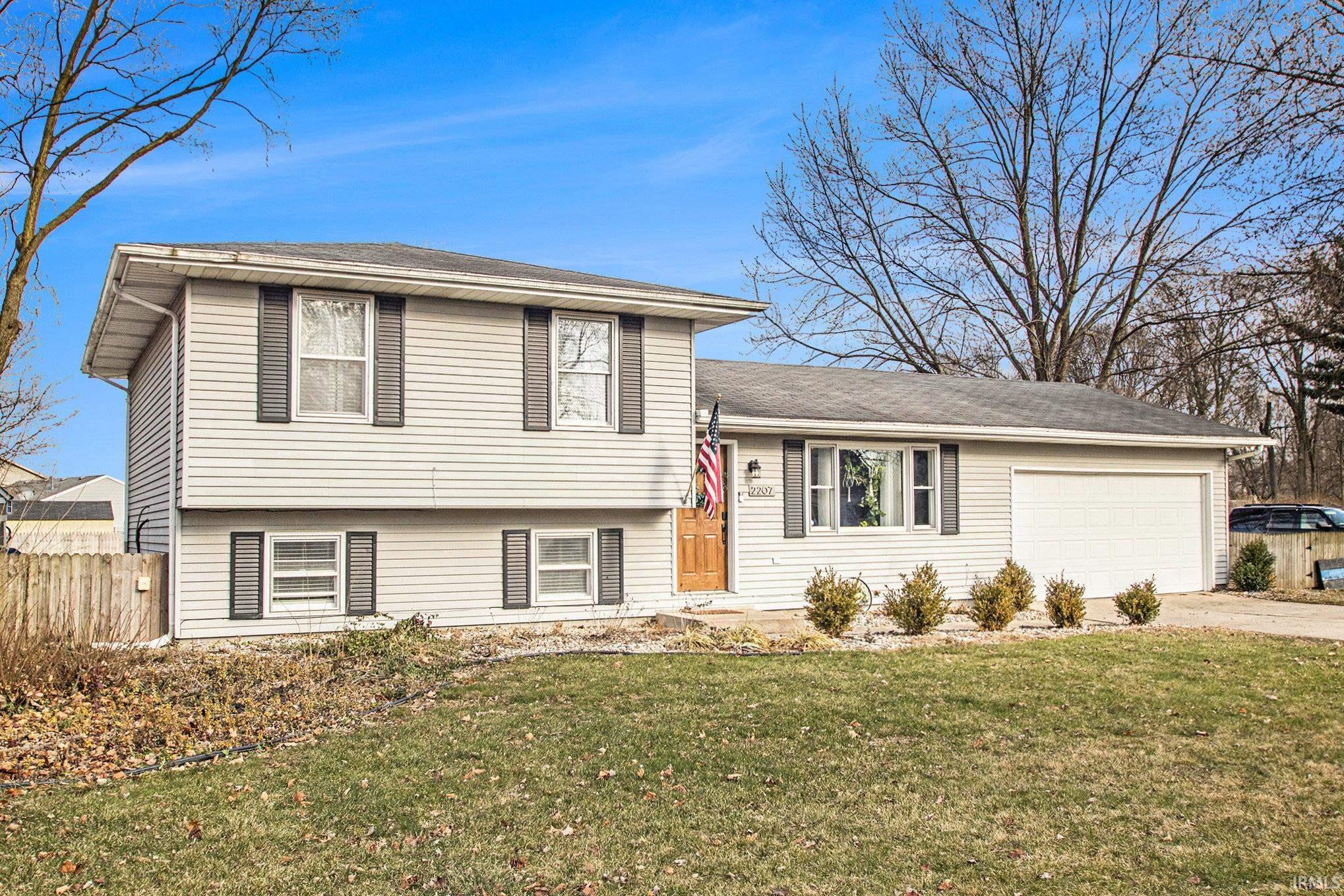 Goshen, Indiana 46526, United States, 3 Bedrooms Bedrooms, ,2 BathroomsBathrooms,Residential,Pending,26402