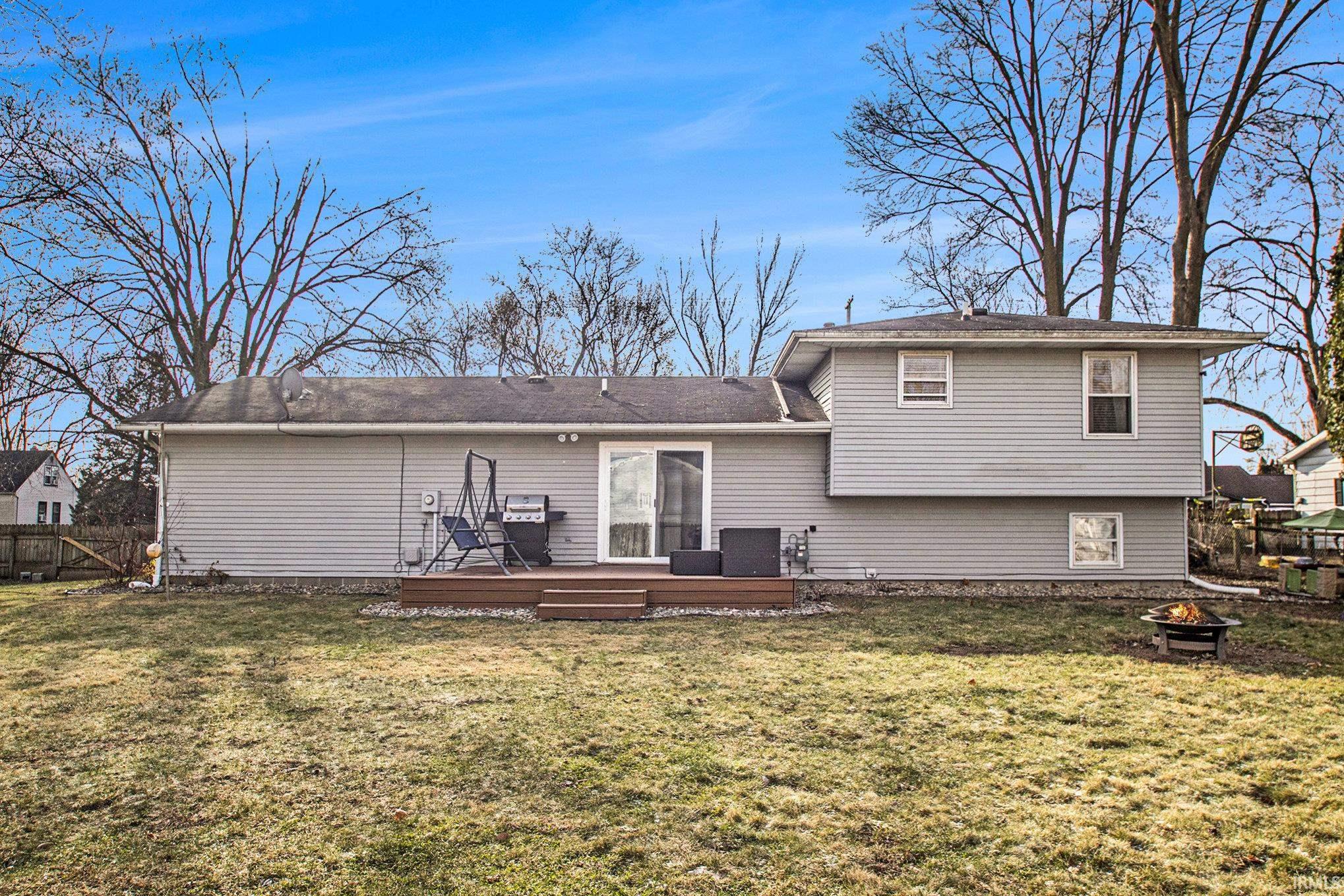 Goshen, Indiana 46526, United States, 3 Bedrooms Bedrooms, ,2 BathroomsBathrooms,Residential,Pending,26402