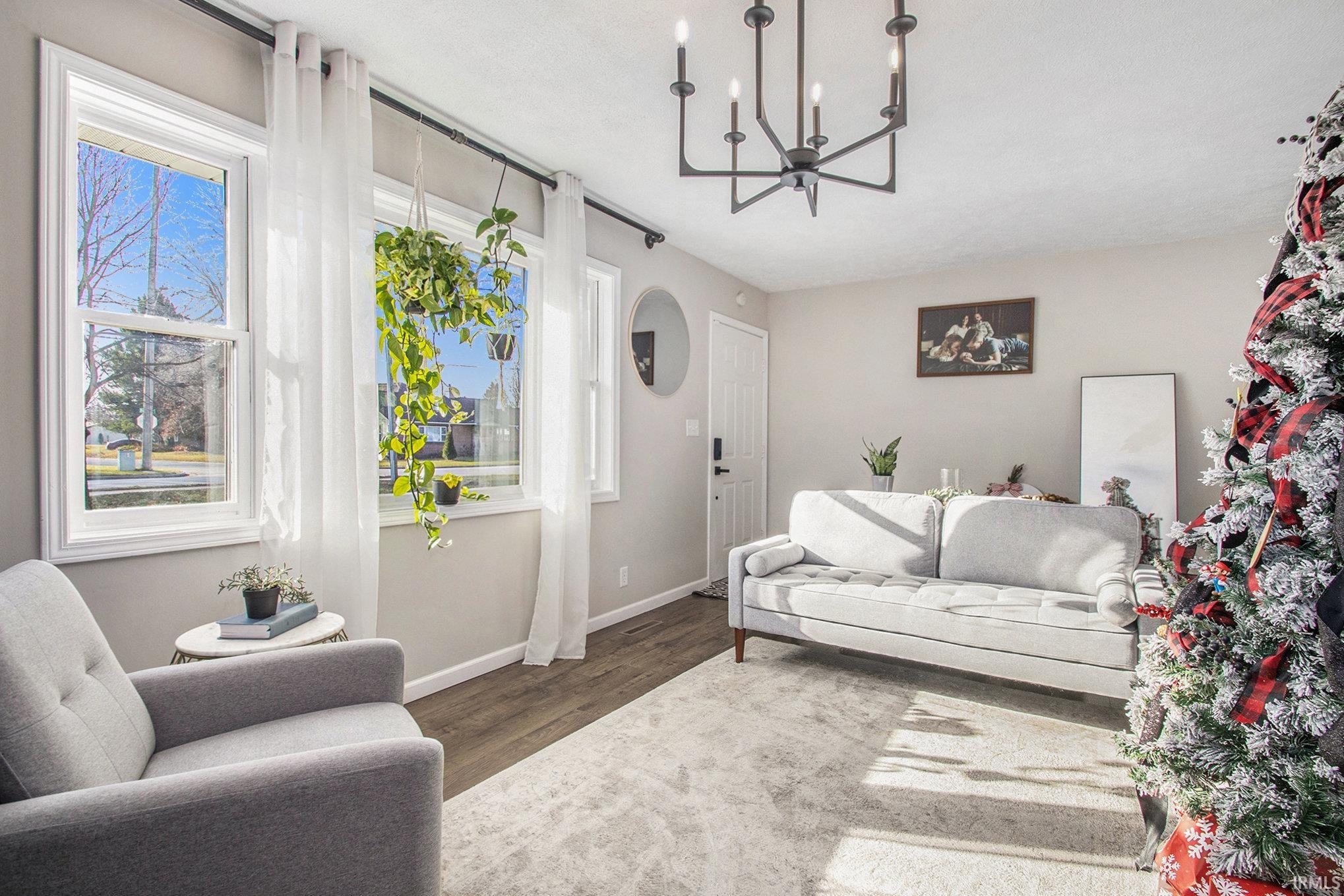 Goshen, Indiana 46526, United States, 3 Bedrooms Bedrooms, ,2 BathroomsBathrooms,Residential,Pending,26402