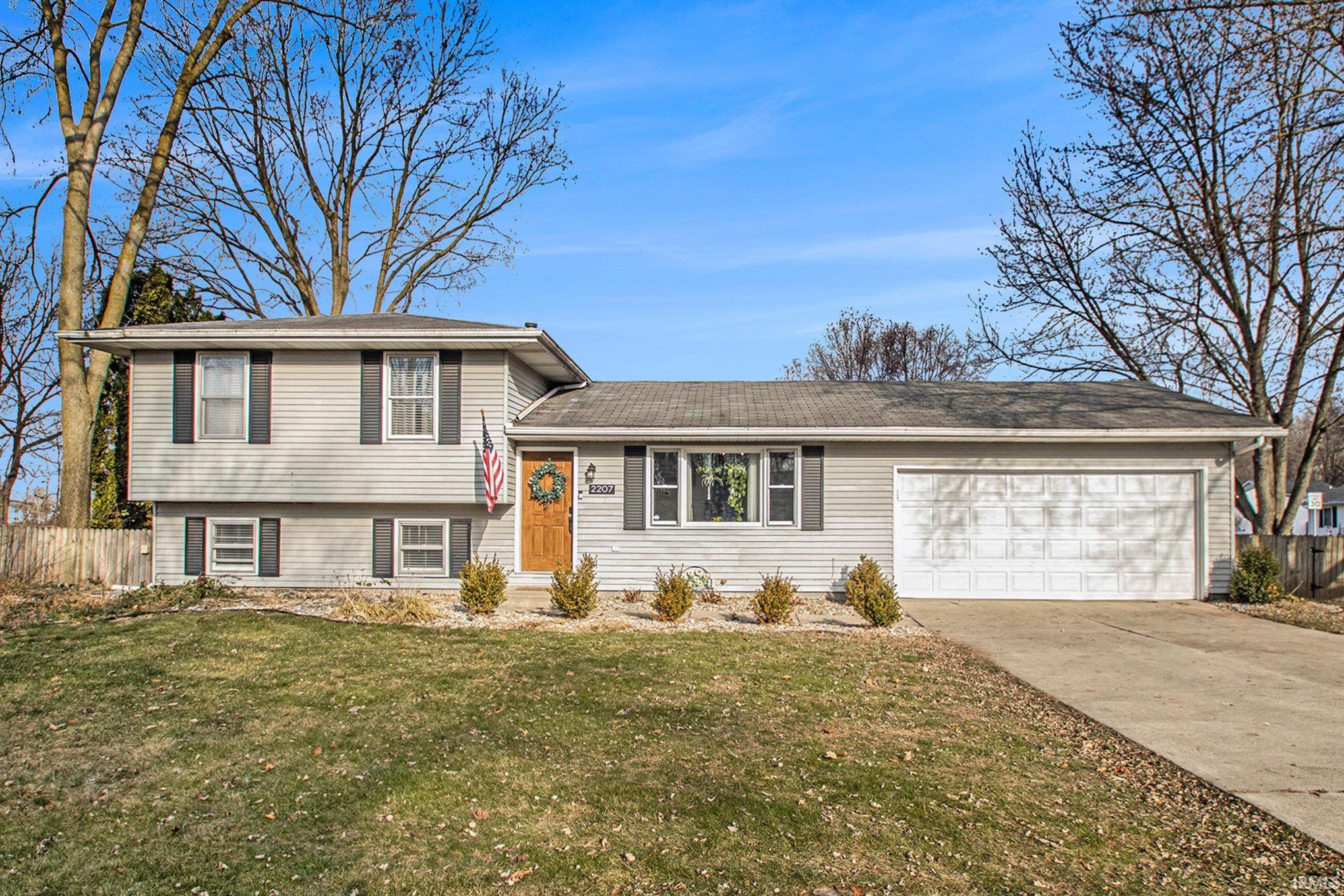 Goshen, Indiana 46526, United States, 3 Bedrooms Bedrooms, ,2 BathroomsBathrooms,Residential,Pending,26402