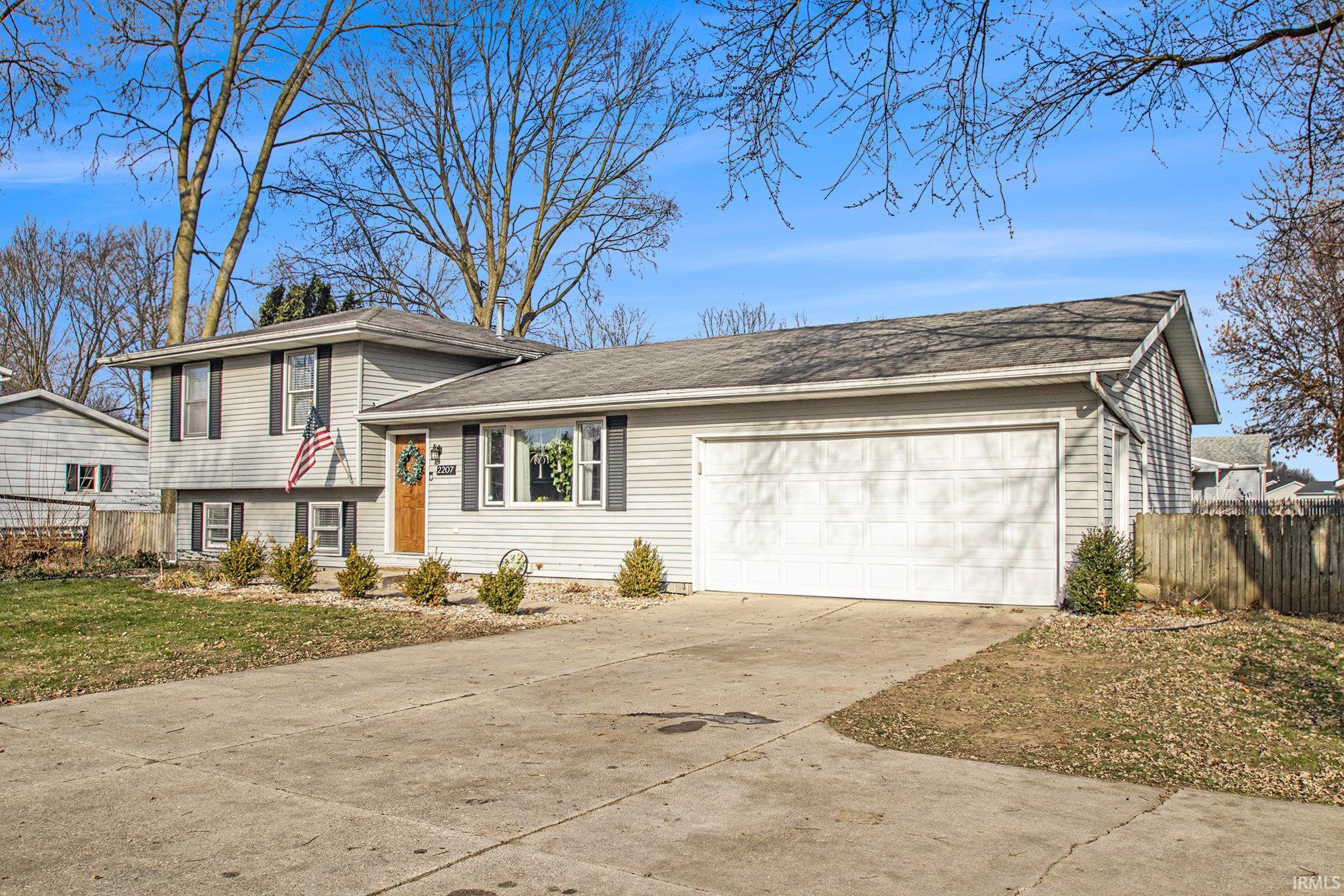 Goshen, Indiana 46526, United States, 3 Bedrooms Bedrooms, ,2 BathroomsBathrooms,Residential,Pending,26402