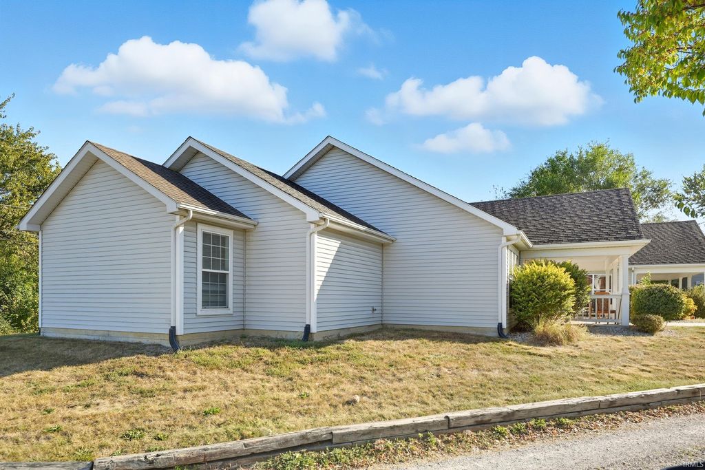 Photo of 718 Irene Avenue, Fort Wayne, IN 46808 (MLS # 202541384)