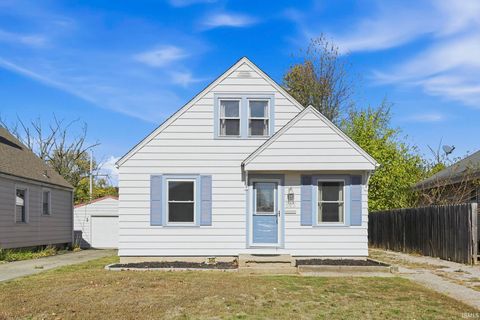 Photo of 545 Charlotte Avenue, Fort Wayne, IN 46805 (MLS # 202544117) Photo of 545 Charlotte Avenue, Fort Wayne, IN 46805 (MLS # 202544117)