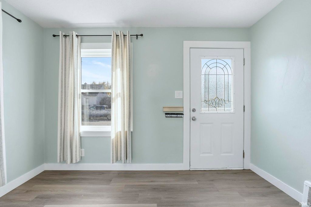 Photo of 545 Charlotte Avenue, Fort Wayne, IN 46805 (MLS # 202544117)