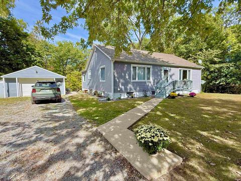 Photo of 4691 E Ravinea Loop, Monticello, IN 47960 (MLS # 202541719)