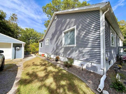 Tiny photo for 4691 E Ravinea Loop, Monticello, IN 47960 (MLS # 202541719)