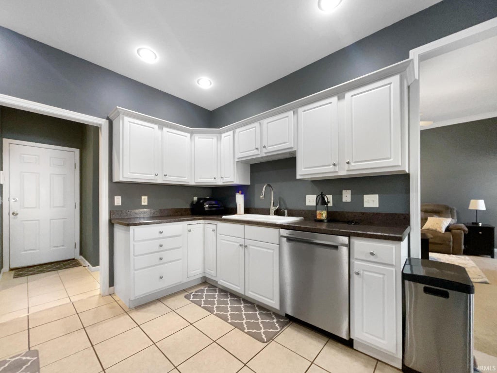 Photo of 2277 Sagewood Court, Newburgh, IN 47630 (MLS # 202640553)