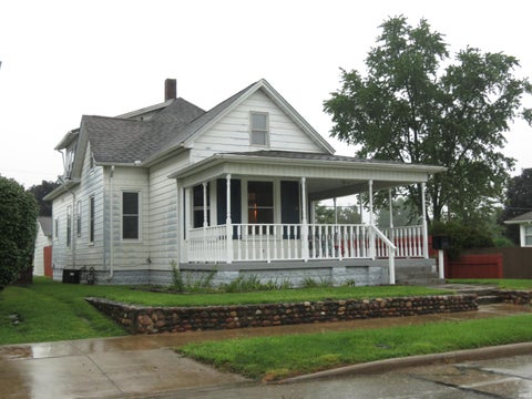 Photo of 210 W 12th Street, Peru, IN 46970 (MLS # 202633578)