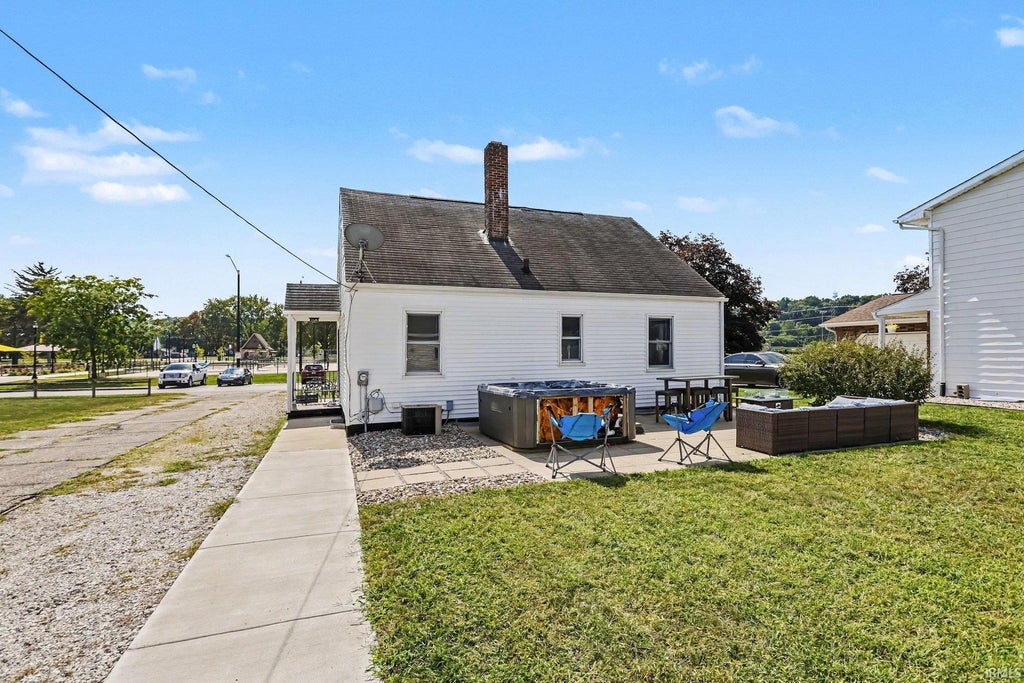 Photo of 610 W 15th Street, Mishawaka, IN 46544 (MLS # 202637170)