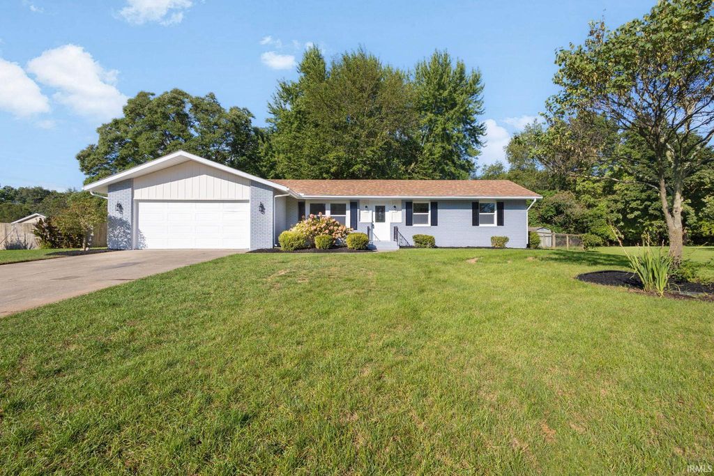 Photo of 54737 Country Manor Place, Elkhart, IN 46514 (MLS # 202541076)