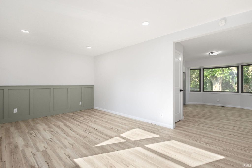 Photo of 54737 Country Manor Place, Elkhart, IN 46514 (MLS # 202541076)