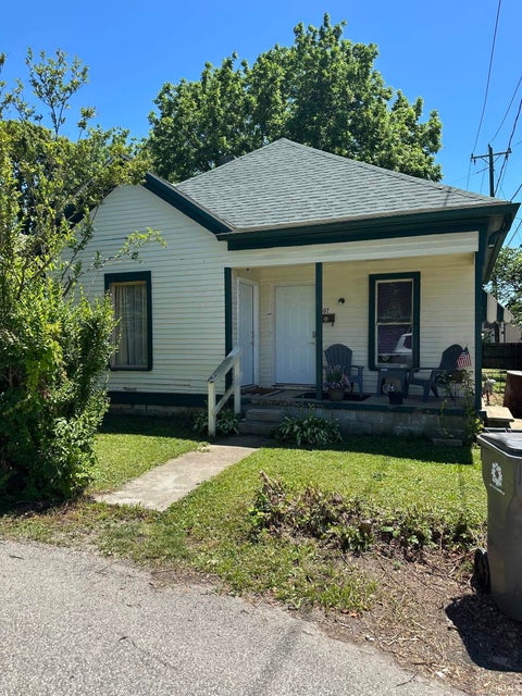 Photo of 407 W Hillside Drive, Bloomington, IN 47403 (MLS # 202621343)