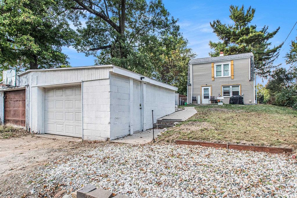 Photo of 26427 Evans Drive, South Bend, IN 46628 (MLS # 202540707)