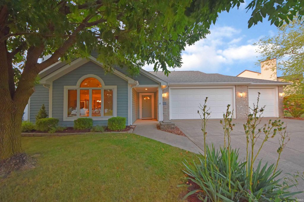 Photo of 14610 E Walnut Run, Fort Wayne, IN 46814 (MLS # 202600123)