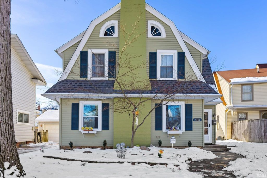 Photo of 4332 Indiana Avenue, Fort Wayne, IN 46807 (MLS # 202548447)