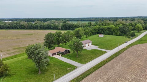 Photo of 22825 Kammeyer Road, Woodburn, IN 46797 (MLS # 202622270)