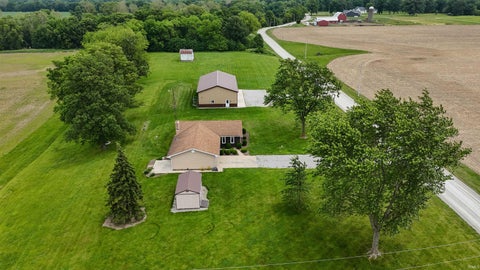 Tiny photo for 22825 Kammeyer Road, Woodburn, IN 46797 (MLS # 202622270)