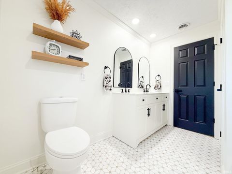 Tiny photo for 228 Breezy Lane, Kokomo, IN 46901 (MLS # 202545377)