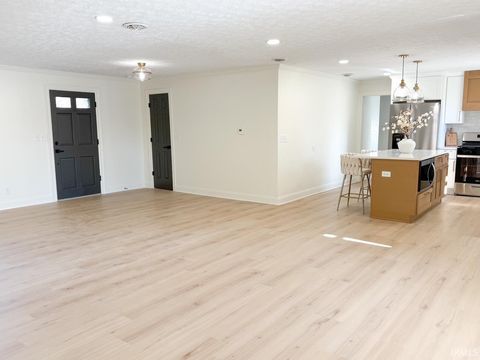 Tiny photo for 228 Breezy Lane, Kokomo, IN 46901 (MLS # 202545377)