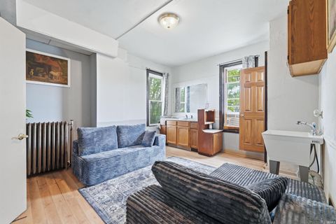 Tiny photo for 613 E Lewis Street, Fort Wayne, IN 46802 (MLS # 202619144)