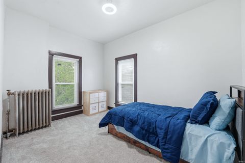 Tiny photo for 613 E Lewis Street, Fort Wayne, IN 46802 (MLS # 202619144)