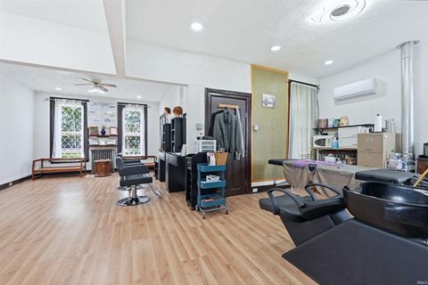 Tiny photo for 613 E Lewis Street, Fort Wayne, IN 46802 (MLS # 202619144)