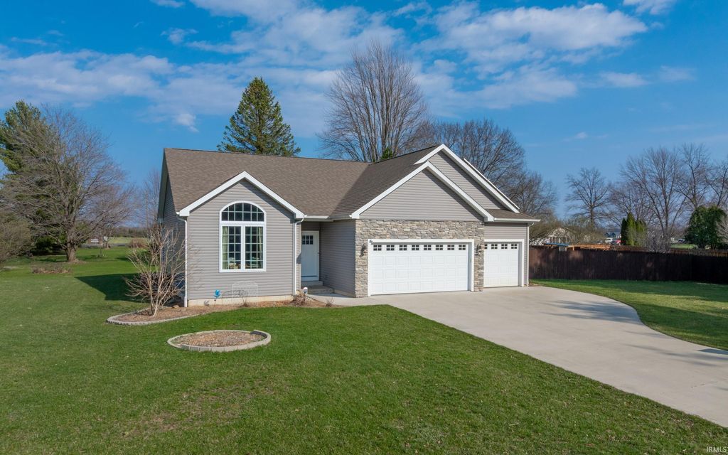 Photo of 2206 S Old Ditch Road, Warsaw, IN 46580 (MLS # 202611201)