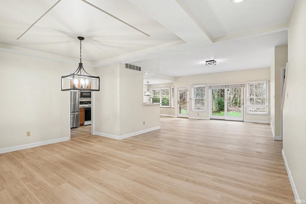 Photo of 1539 Stone Court, Elkhart, IN 46514 (MLS # 202549700)